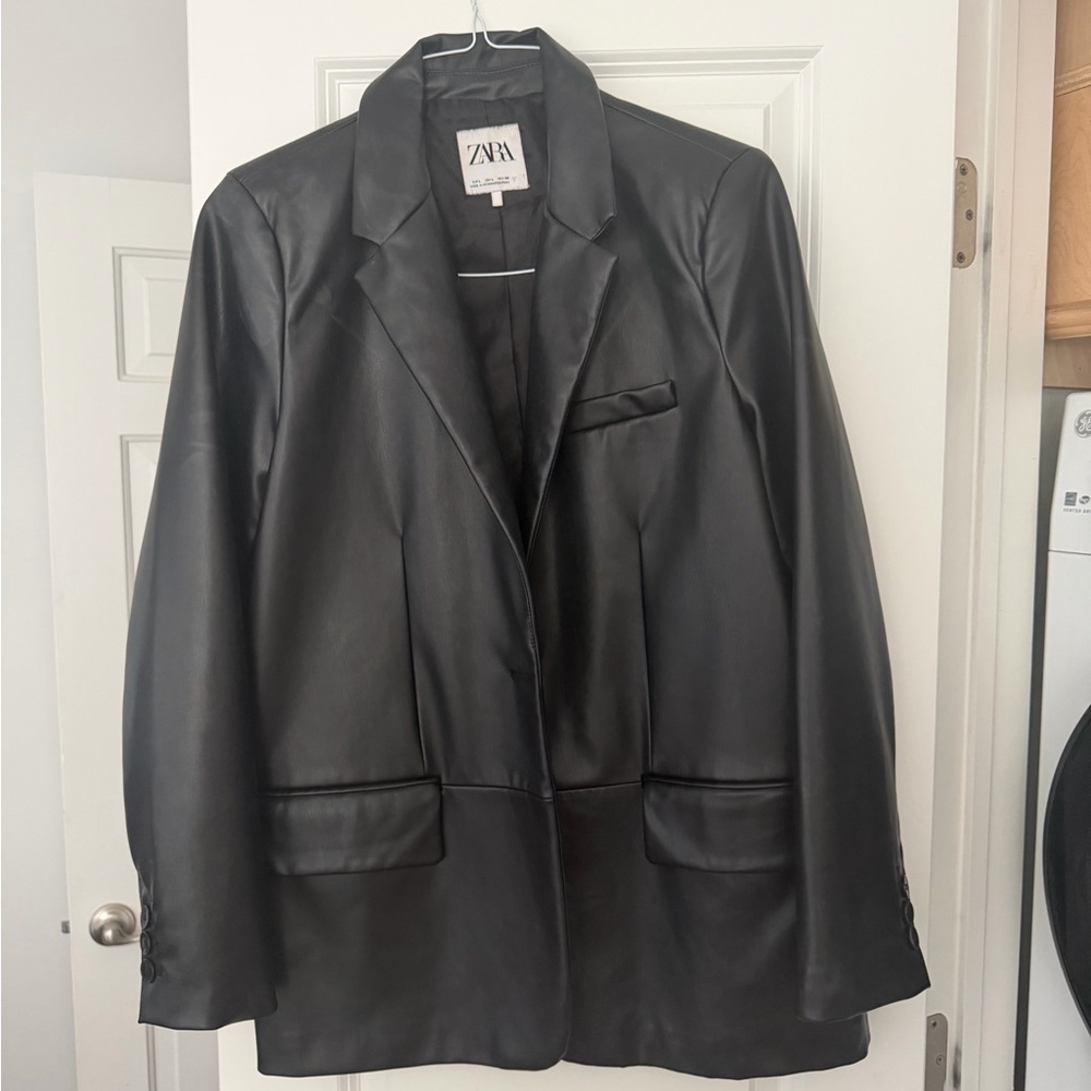Zara Women's Black Leather Blazer